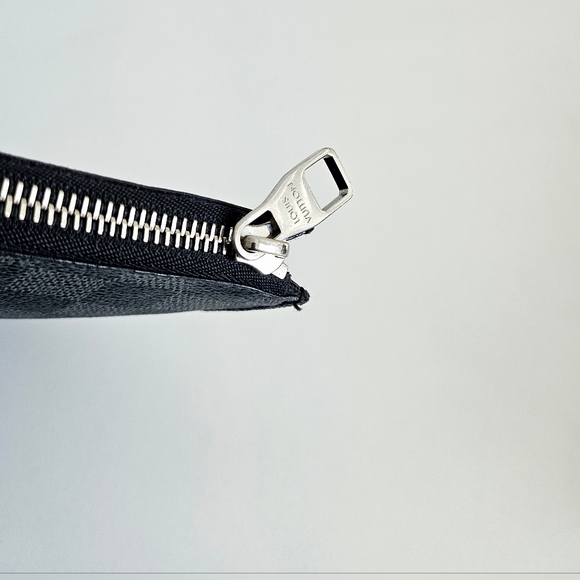 Louis Vuitton Damier Graphite Poche Documents Portfolio Case - Picture 12 of 15